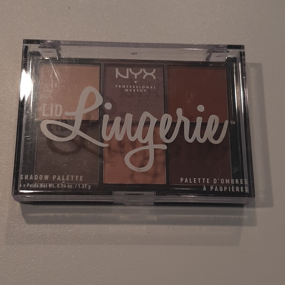 Lid Lingerie Eyeshadow Palette